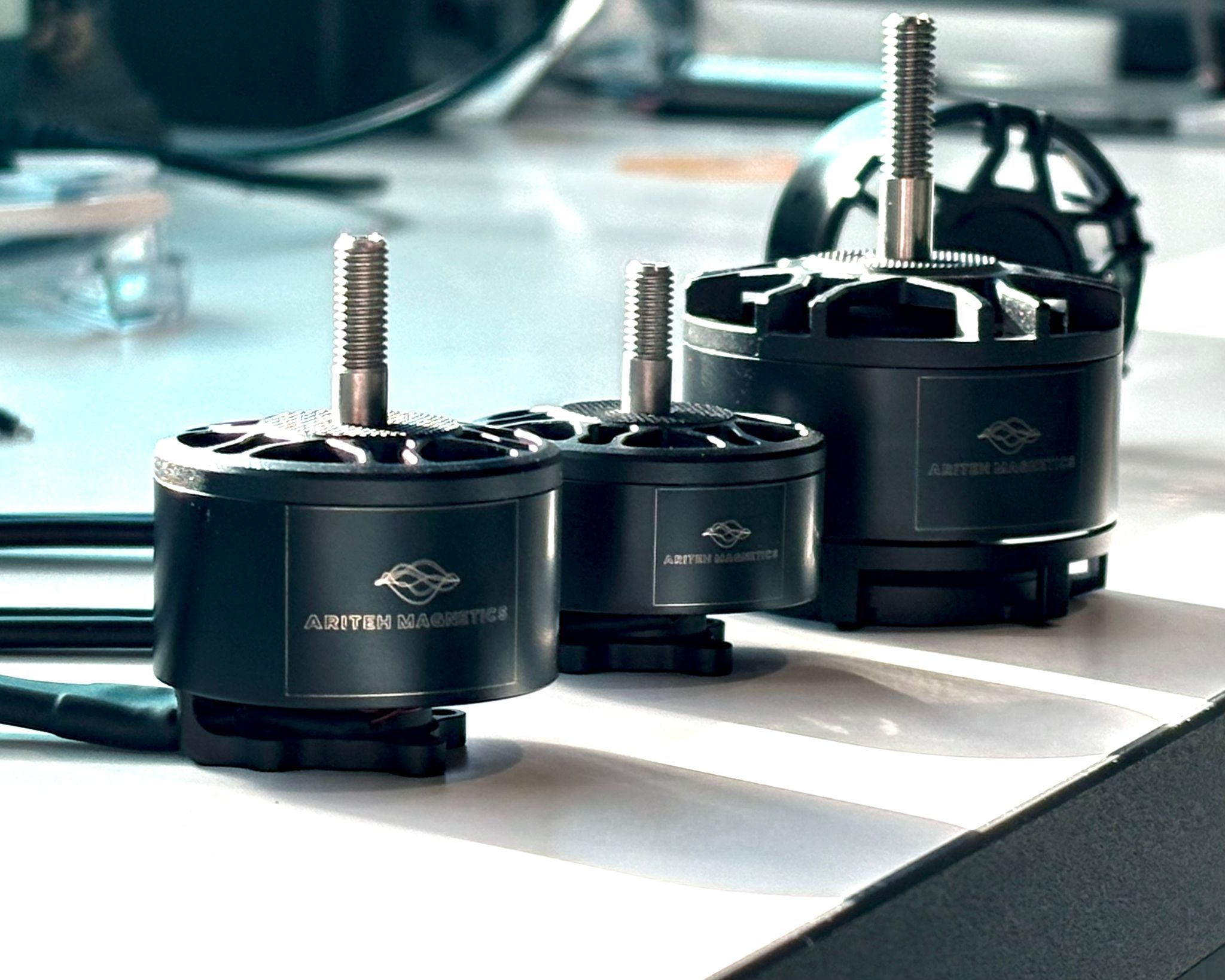 Ariteh Magnetics — brushless BLDC motori (hero attēls)